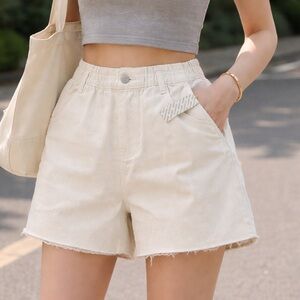 Urban Outfitters BDG White Denim Shorts Raw Hem 90s Style XL NWT High-Rise